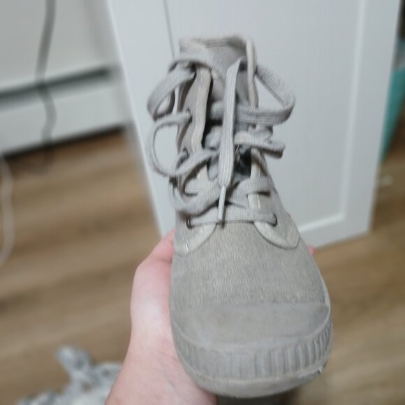 Gray shoes (slightly used) - Picture 5 of 5